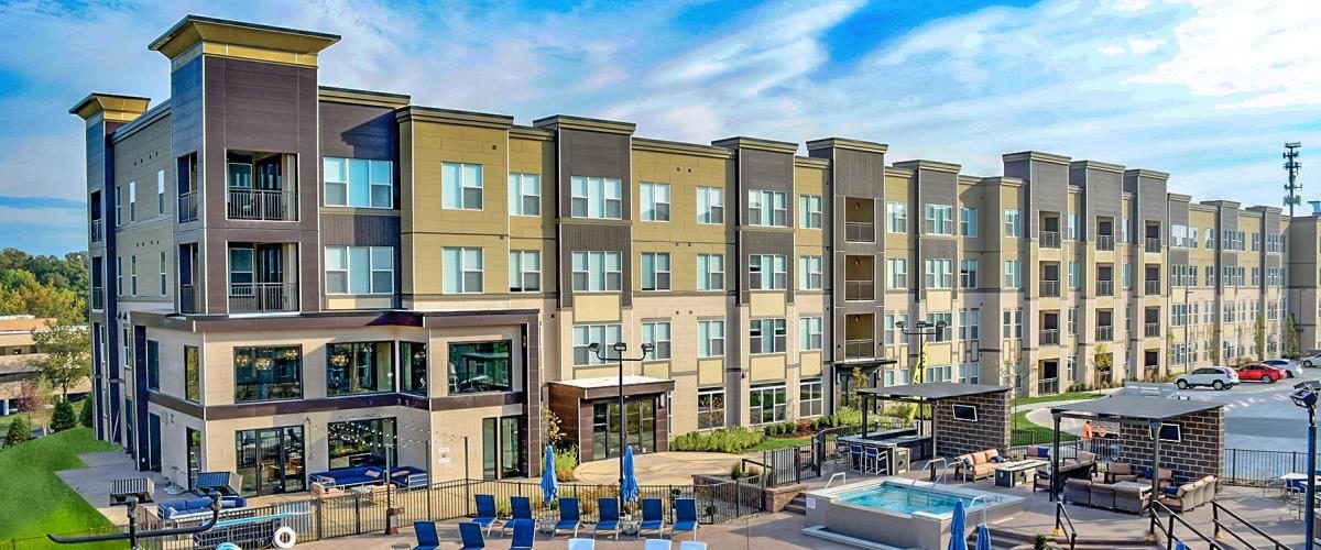 Alinea Town & Country in Des Peres, MO